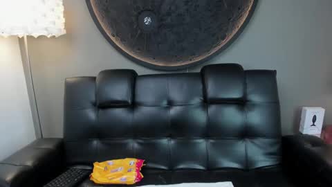 Snapshot of miss_vaiolette chatting on February 10, 2:05 pm Vaiolette online show from February 10, 2:05 pm