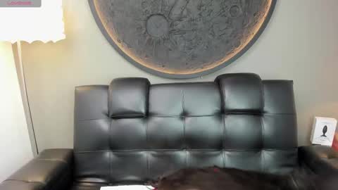 Snapshot of miss_vaiolette chatting on February 24, 11:10 am Vaiolette online show from February 24, 11:10 am