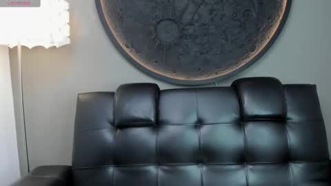 Snapshot of miss_vaiolette chatting on March 3, 11:11 am Vaiolette online show from March 3, 11:11 am