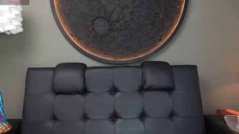 Snapshot of miss_vaiolette chatting on November 6, 11:11 am Vaiolette online show from November 6, 11:11 am