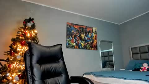 Alesyamuscledoll online show from December 23, 8:03 pm