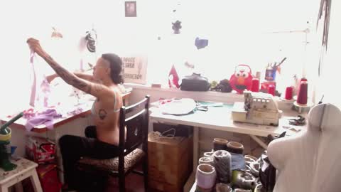 Snapshot of missanarky chatting on February 26, 7:05 pm Anarkitten online show from February 26, 7:05 pm