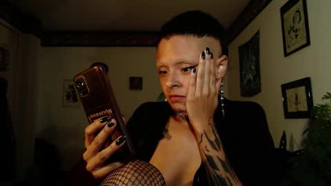 Snapshot of missanarky chatting on March 5, 2:25 am Anarkitten online show from March 5, 2:25 am