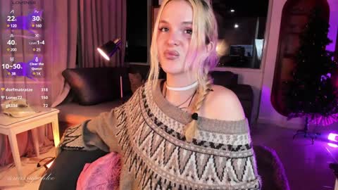 Snapshot of misschloe__ chatting on December 6, 2:13 am Chloe freelance model Please your thumbs up are important online show from December 6, 2:13 am