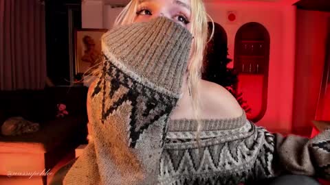 Snapshot of misschloe__ chatting on December 13, 4:00 am Chloe freelance model Please your thumbs up are important online show from December 13, 4:00 am