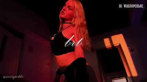 Snapshot of misschloe__ chatting on December 29, 2:38 am Chloe freelance model Please your thumbs up are important online show from December 29, 2:38 am