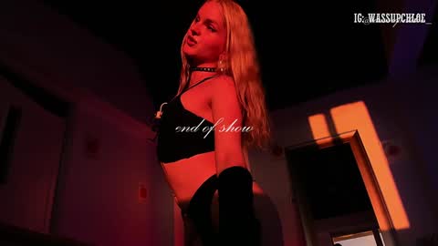 Snapshot of misschloe__ chatting on January 5, 7:07 am Chloe freelance model Please your thumbs up are important online show from January 5, 7:07 am