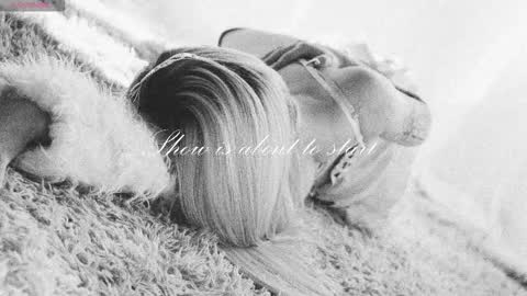 Snapshot of misschloe__ chatting on October 31, 7:04 pm Chloe freelance model Please your thumbs up are important online show from October 31, 7:04 pm