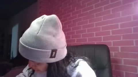 Snapshot of misselii chatting on November 26, 4:24 am melodie online show from November 26, 4:24 am