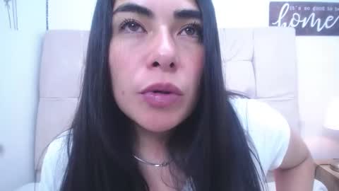 Snapshot of missexy303av chatting on December 5, 6:22 pm missexy303av online show from December 5, 6:22 pm