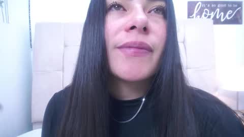 Snapshot of missexy303av chatting on December 8, 7:32 pm missexy303av online show from December 8, 7:32 pm