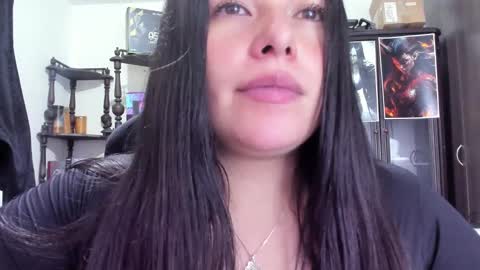 Snapshot of missexy303av chatting on March 2, 9:53 am missexy303av online show from March 2, 9:53 am