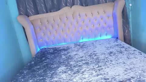 im your queen steffie online show from September 24, 11:30 pm