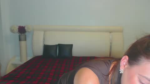 Khloe online show from September 27, 2:27 am