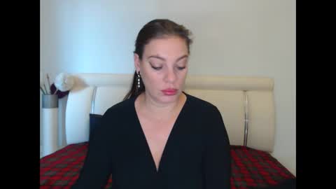 Khloe online show from December 1, 10:53 am