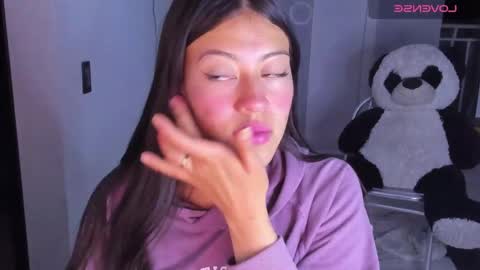 missloren333 online show from October 3, 7:38 am