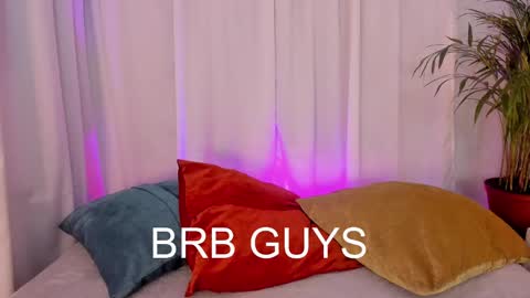 i am lyn online show from February 26, 7:09 am