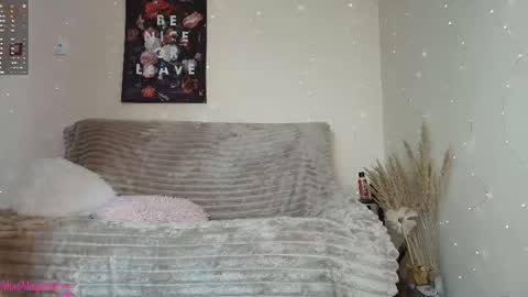  Vi  online show from November 24, 9:47 pm