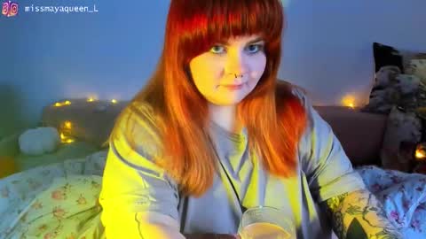 Snapshot of missmayaqueen chatting on November 17, 11:27 am Maya online show from November 17, 11:27 am