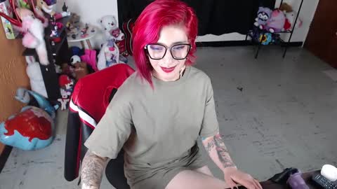 Miss Mia online show from February 8, 6:44 pm