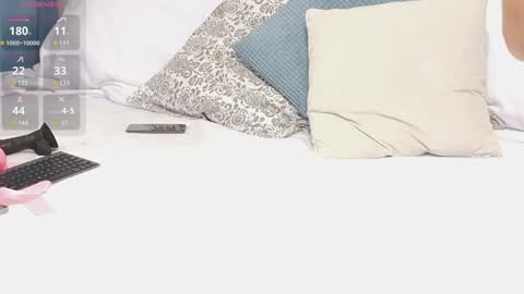 Mia online show from December 26, 5:19 pm