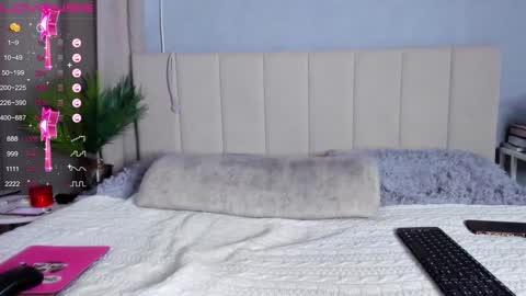 missmiatv online show from December 18, 7:04 am