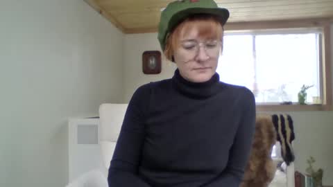 Snapshot of missmoonmagic13 chatting on December 12, 10:20 pm Maxxx online show from December 12, 10:20 pm