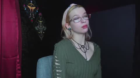 Snapshot of missnikkivill chatting on February 12, 4:54 am Mistress Nikki Vill online show from February 12, 4:54 am