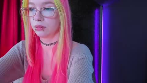 Snapshot of missnikkivill chatting on February 17, 7:21 pm Mistress Nikki Vill online show from February 17, 7:21 pm