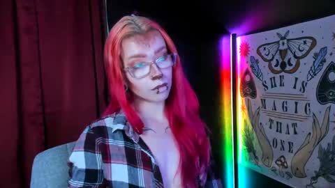 Snapshot of missnikkivill chatting on October 7, 3:14 am Mistress Nikki Vill online show from October 7, 3:14 am