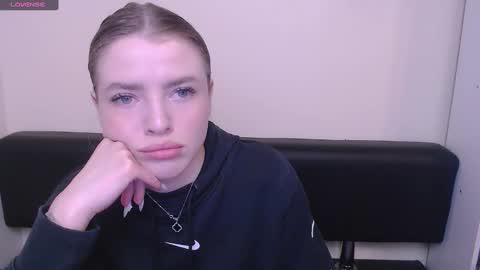 Olivia online show from March 7, 1:51 pm