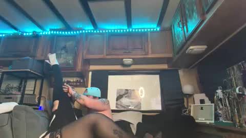 Snapshot of missprissdjkaiotic chatting on December 14, 3:56 am missprissdjkaiotic online show from December 14, 3:56 am