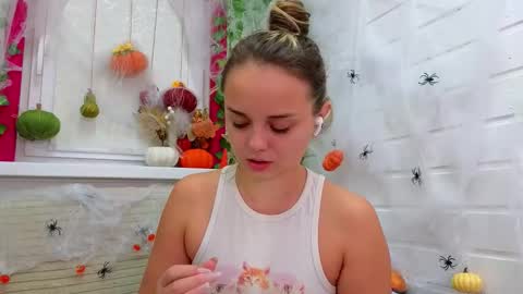 . online show from October 31, 7:42 am