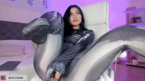 Fernanda Davila online show from March 4, 2:49 am