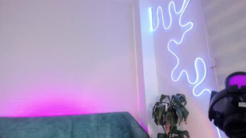 Pau OFmissweetpeach online show from September 16, 1:28 am