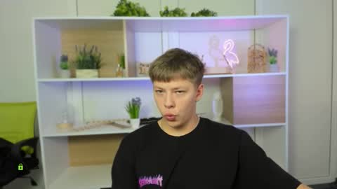 Snapshot of mister_vice chatting on September 16, 8:37 am mister_vice online show from September 16, 8:37 am