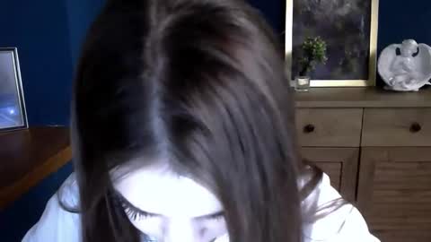 Ines online show from November 29, 7:22 am