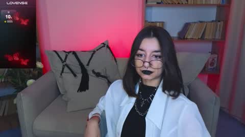 Snapshot of mistress__marcelline chatting on September 10, 9:42 am Marcelline online show from September 10, 9:42 am