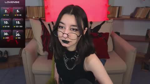 Snapshot of mistress__marcelline chatting on September 21, 9:44 am Marcelline online show from September 21, 9:44 am