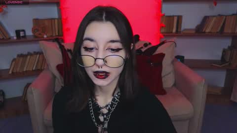 Snapshot of mistress__marcelline chatting on September 25, 10:41 am Marcelline online show from September 25, 10:41 am