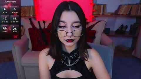Snapshot of mistress__marcelline chatting on September 30, 5:56 am Marcelline online show from September 30, 5:56 am