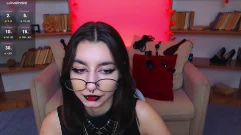 Snapshot of mistress__marcelline chatting on October 4, 10:02 am Marcelline online show from October 4, 10:02 am