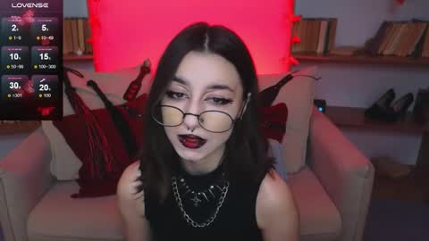 Snapshot of mistress__marcelline chatting on October 5, 9:51 am Marcelline online show from October 5, 9:51 am