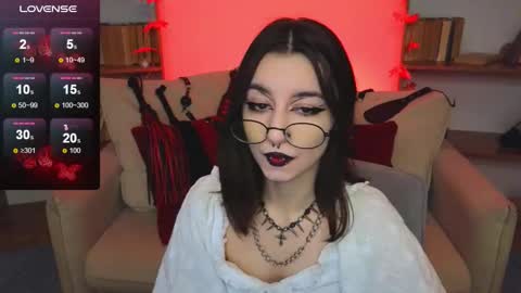 Snapshot of mistress__marcelline chatting on October 6, 9:29 am Marcelline online show from October 6, 9:29 am