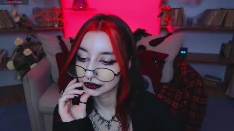 Snapshot of mistress__marcelline chatting on October 26, 11:05 am Marcelline online show from October 26, 11:05 am