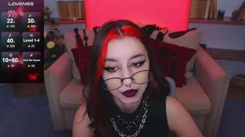 Snapshot of mistress__marcelline chatting on November 7, 10:15 am Marcelline online show from November 7, 10:15 am