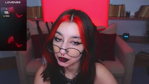 Snapshot of mistress__marcelline chatting on November 12, 9:42 am Marcelline online show from November 12, 9:42 am