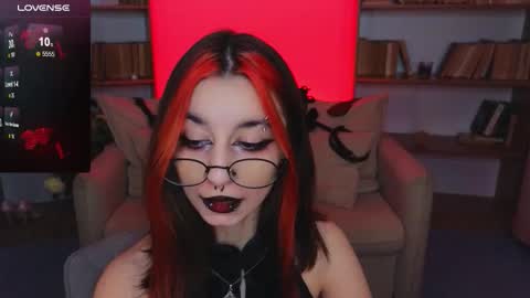 Snapshot of mistress__marcelline chatting on November 26, 9:43 am Marcelline online show from November 26, 9:43 am