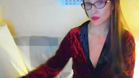 Snapshot of mistress_ass chatting on November 19, 9:15 pm Victoria Eden online show from November 19, 9:15 pm