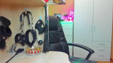 Mistress Kristi online show from October 2, 9:00 pm